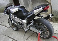 BikeBuilds.net: Yamaha FZR 1000 by OldBoy-obni5.jpg