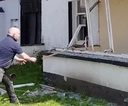 Demolishing a house porch - GIF-porch-colapse.jpg