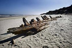 Giant first order Fresnel lighthouse lens - photos-lshipwreck.jpg