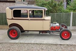 HotRodBuilds.net: 1930 Ford Model A Sedan by tattooin-modelasedan6.jpg