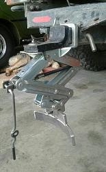 Receiver mount tire bead breaker from screw jack-jack-turned-bead-breaker.jpg