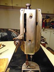 Trouble with old sewing machine-dsc02041_1600x1200.jpg