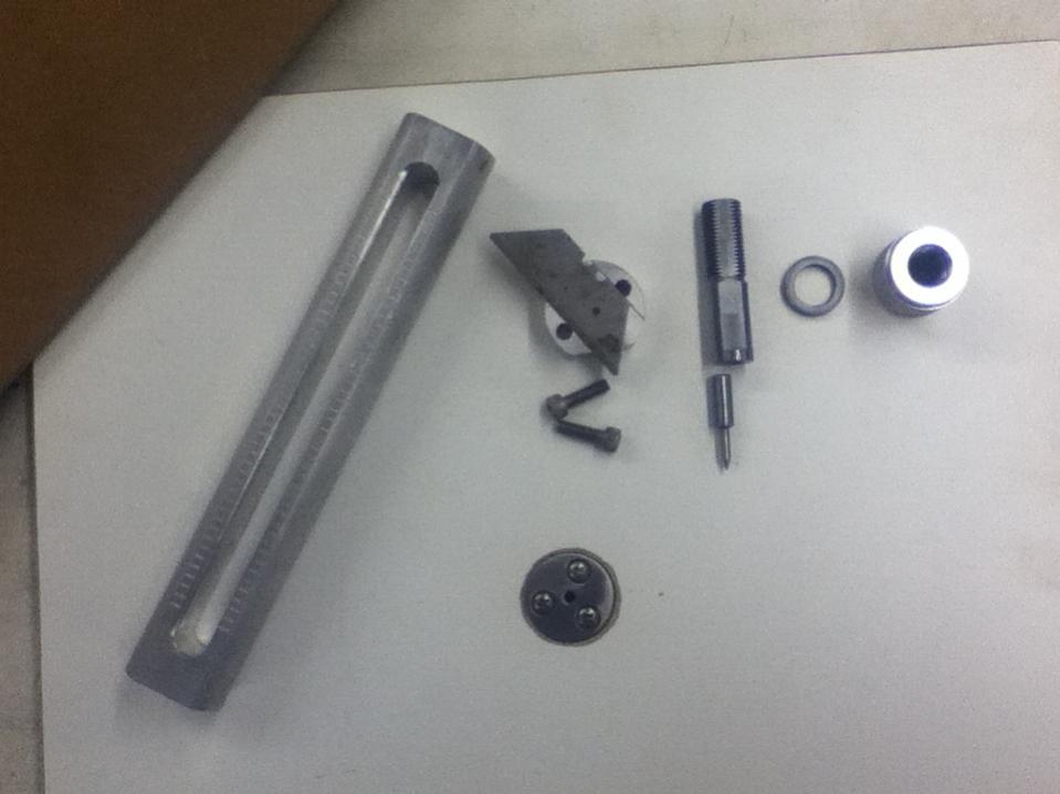 Gasket Cutter disassembled.