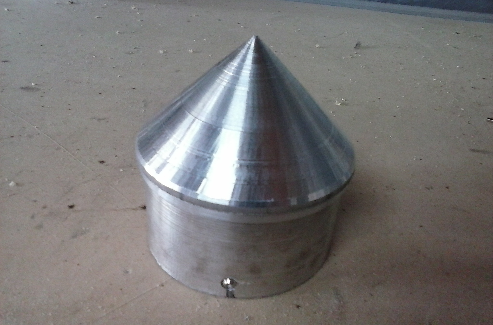 Spike center cap for a Mercedes rim